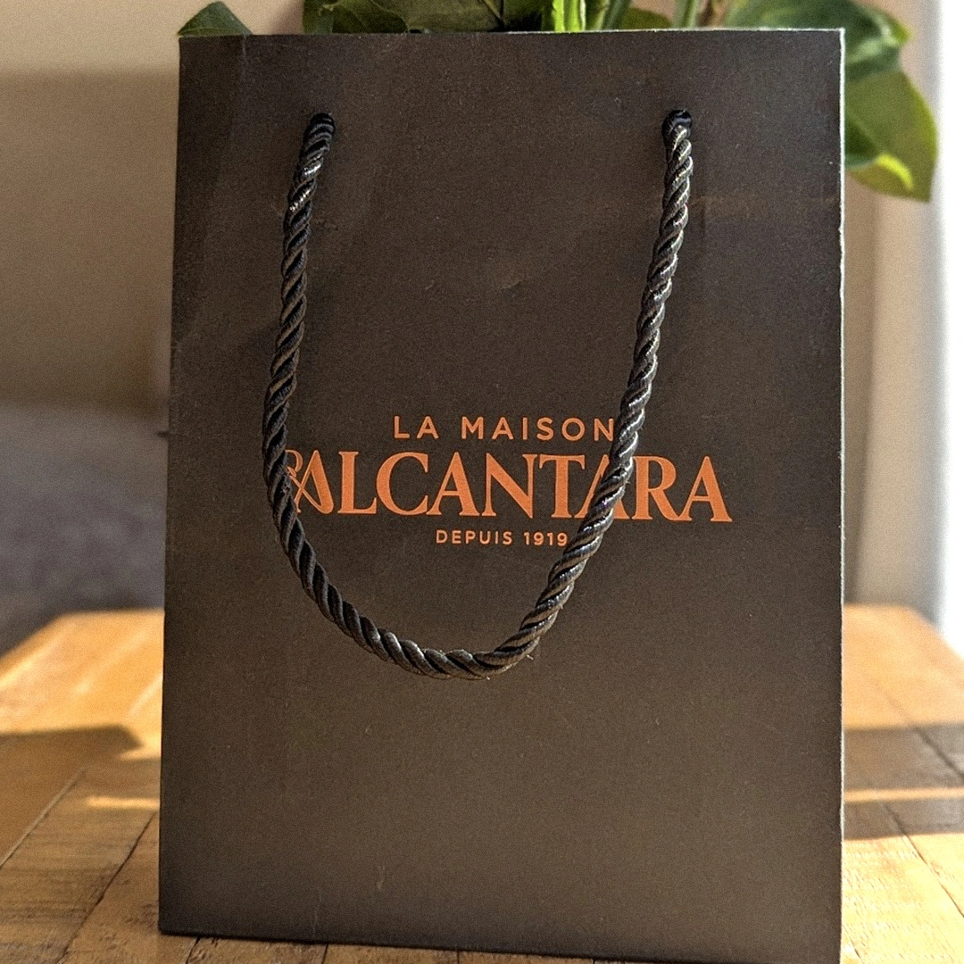 La Maison d'Alcantara shopping bag